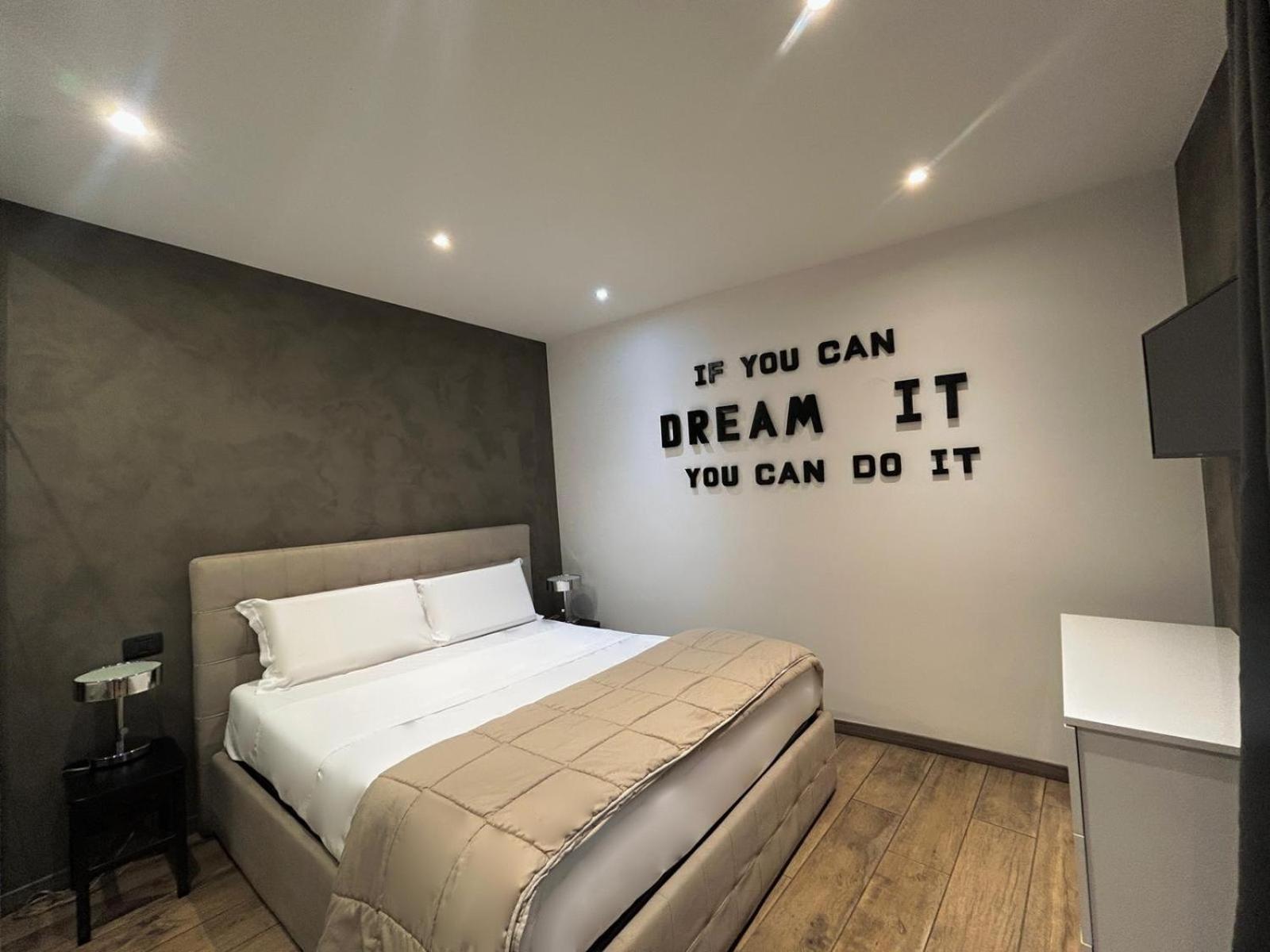 Leonardo Duplex Apartment Milán Exterior foto